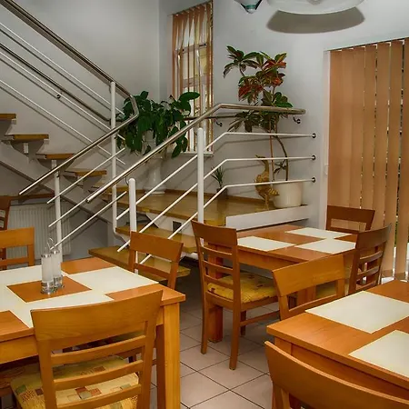 Guest house Andy Decin